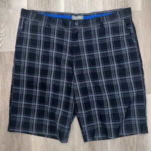 Falls Creek Preformance Men’s Plaid Casual Black & Gray Shorts Size 42
